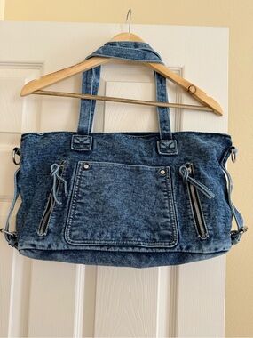 Denim Tote Bag with Front Pocket and Zipper Detail - Blue